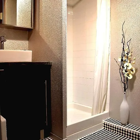 Apartment T2 Quartier Arenes *